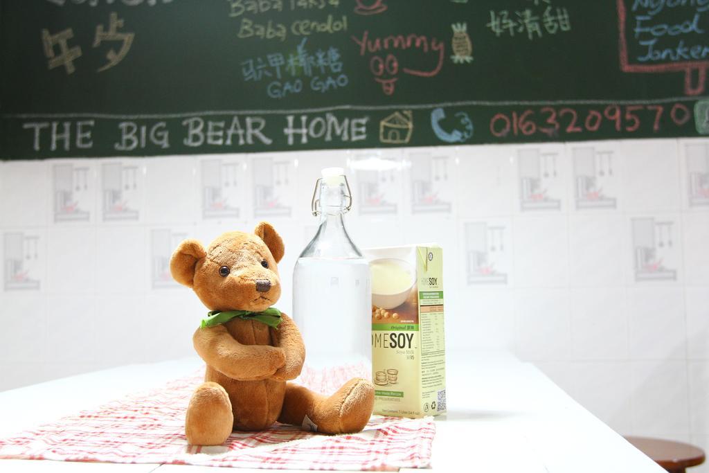 The Big Bear Home Malacca Exteriör bild